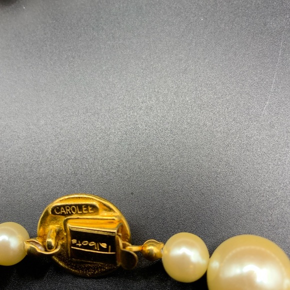 Vintage Carolee Trifari Faux Pearl Necklace 16” Hidden clasp - Picture 4 of 5
